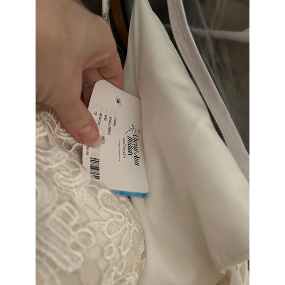 Maggie Sottero Ivory Lottie Guipure Lace Gown - 12 - Picture 7 of 7